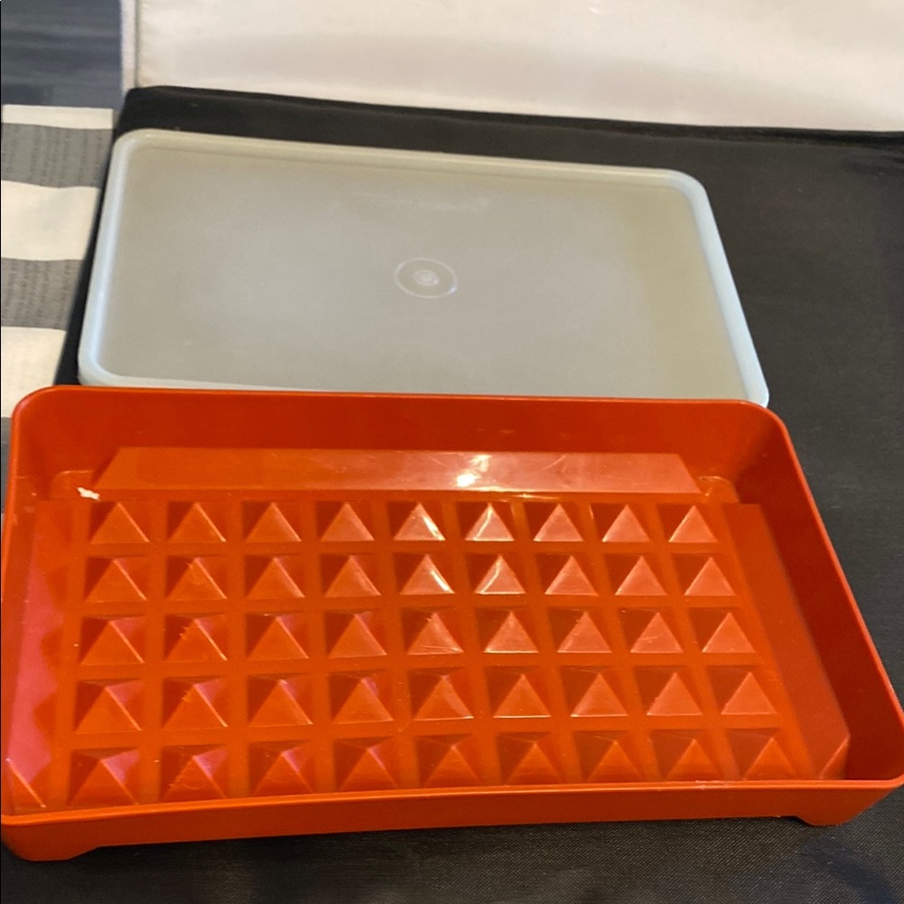 Tupperware Red and White Tray Set for hotdogs